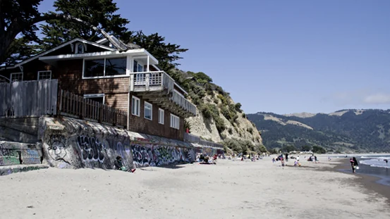 Bolinas coastal scene featuring the old Jefferson Airplane house - Photo: S.Skower